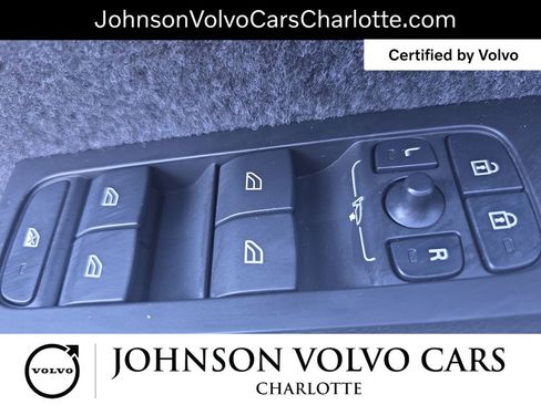 Used 2025 Volvo XC40 B5 Plus AWD/4WD image 30