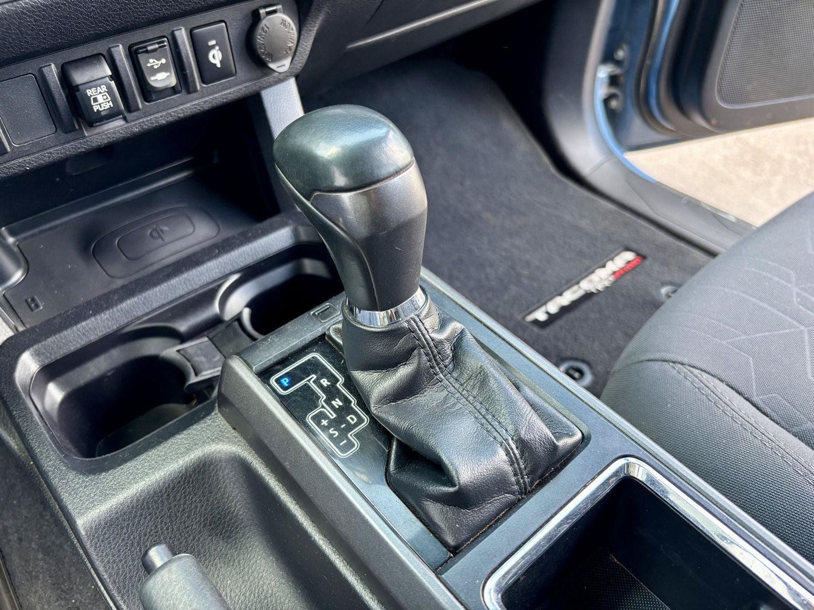 Used 2019 Toyota Tacoma TRD Off-Road AWD/4WD image 25