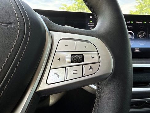Used 2023 BMW X7 xDrive40i w/ Premium Package AWD/4WD image 36