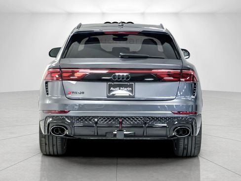New 2026 Audi RS Q8 performance image 4