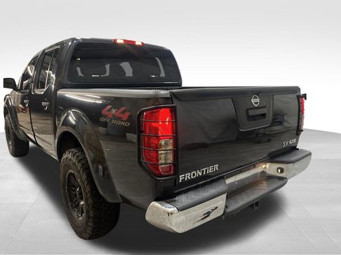 Used 2013 Nissan Frontier SV AWD/4WD image 7