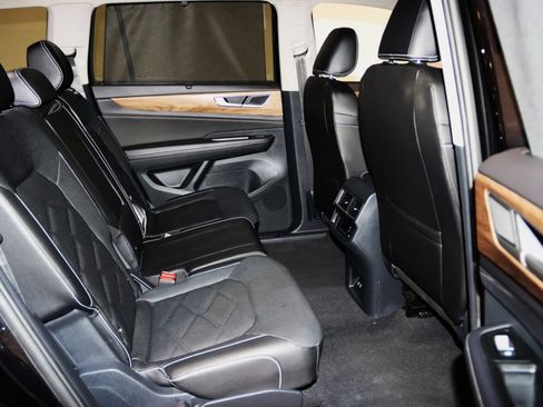 Used 2025 Volkswagen Atlas SE image 62