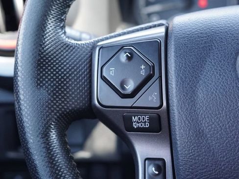 Used 2019 Toyota Tacoma TRD Off-Road w/ Technology Package AWD/4WD image 28