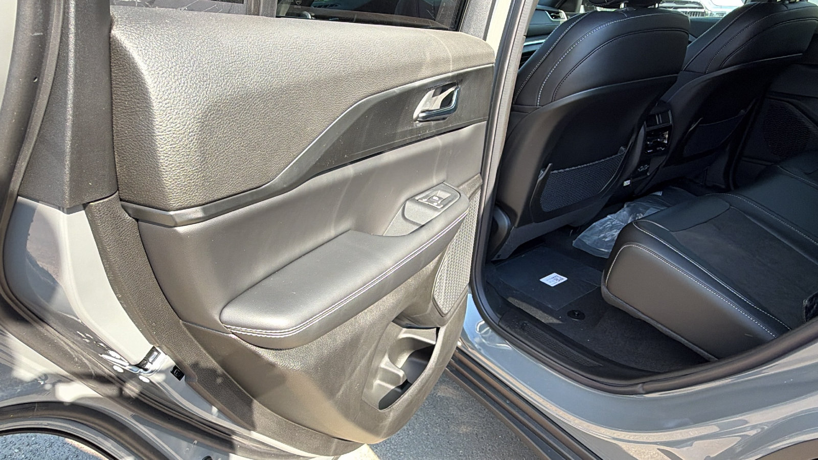New 2027 Jeep Grand Cherokee Laredo X AWD/4WD image 19