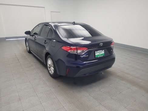 Used 2021 Toyota Corolla LE w/ LE Convenience Package image 5