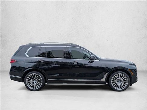 Certified 2024 BMW X7 xDrive40i AWD/4WD image 4