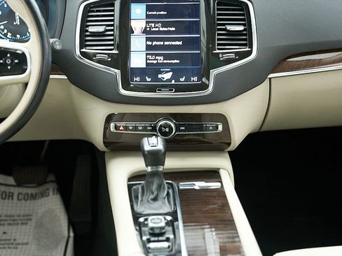 Used 2016 Volvo XC90 T6 Momentum w/ Momentum Plus Package AWD/4WD image 29