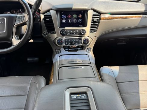 Used 2015 GMC Yukon Denali w/ Premium Package AWD/4WD image 11