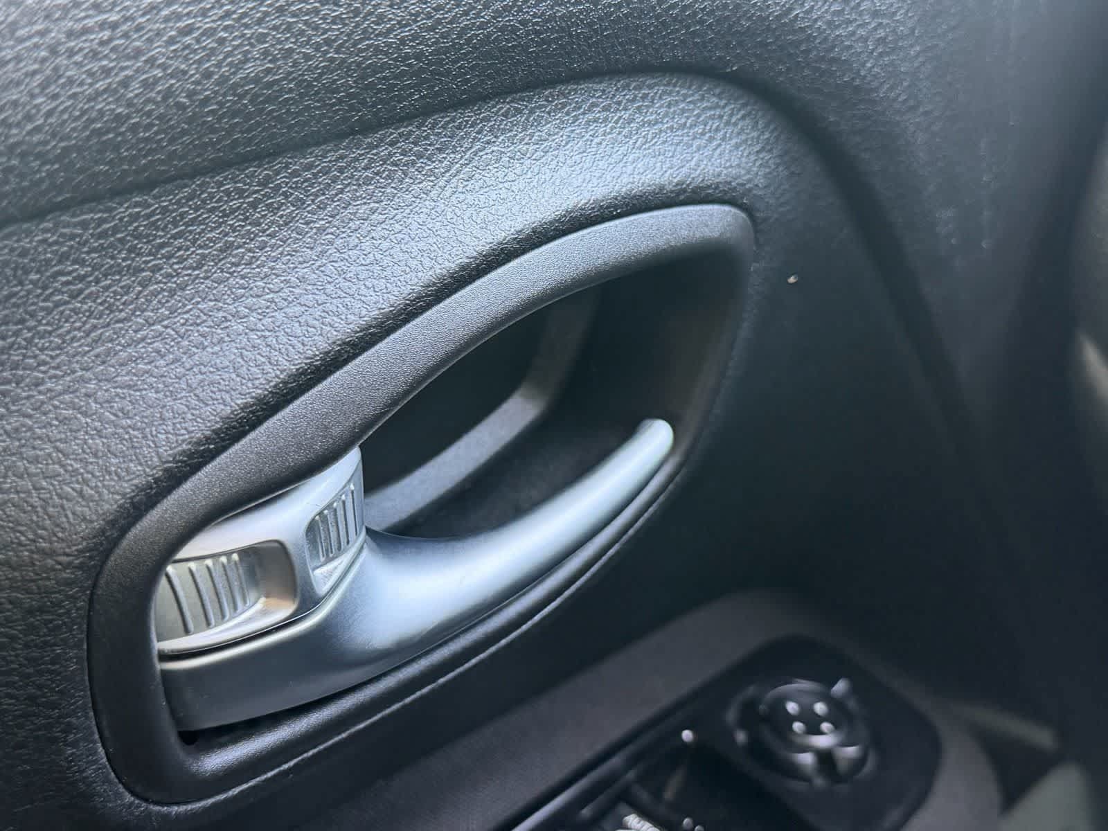 Used 2020 Jeep Renegade Latitude FWD image 11