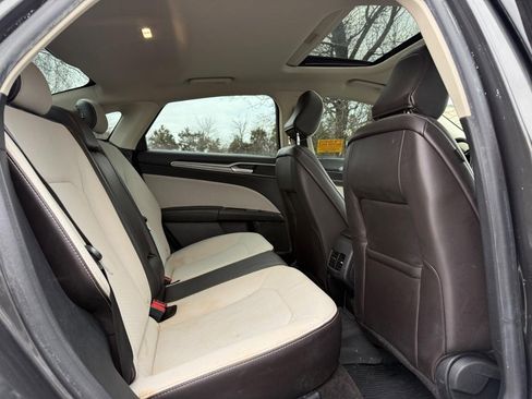 Used 2020 Ford Fusion SE w/ Equipment Group 151A image 10