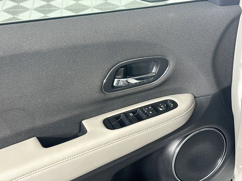 Used 2022 Honda HR-V EX image 15