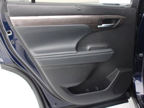 Certified 2022 Toyota Highlander Limited image 14