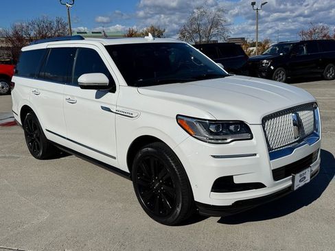 Used 2022 Lincoln Navigator Reserve image 6