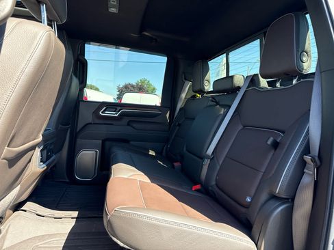 Certified 2025 GMC Sierra 3500 Denali w/ Denali Reserve Package AWD/4WD image 22