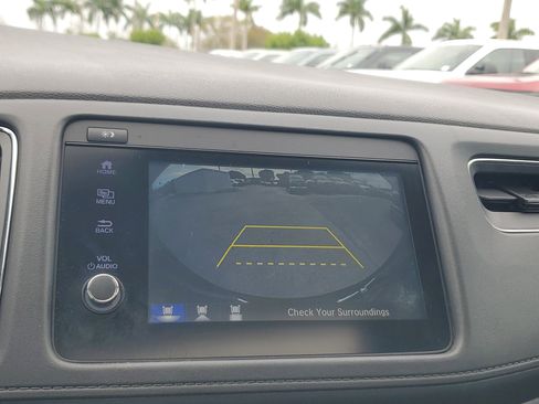 Used 2021 Honda HR-V EX-L image 10
