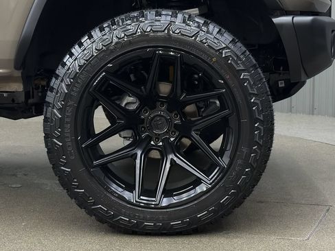 Used 2026 Ford Bronco Heritage Edition AWD/4WD image 9