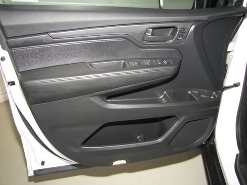 Certified 2025 Honda Odyssey EX-L image 11