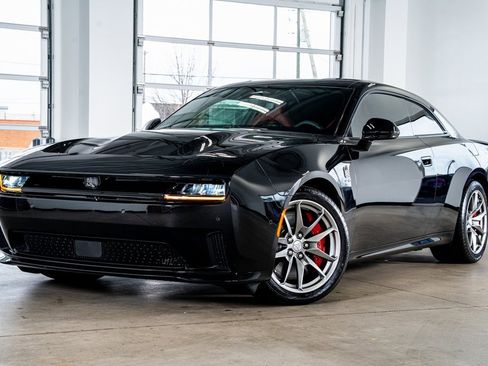 Used 2025 Dodge Charger R/T Scat Pack w/ Track Pack image 2