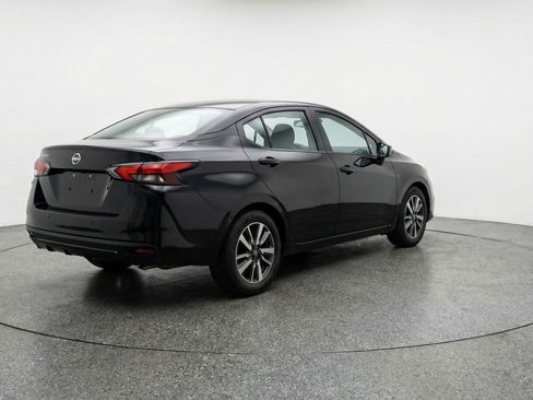 Used 2025 Nissan Versa SV image 9