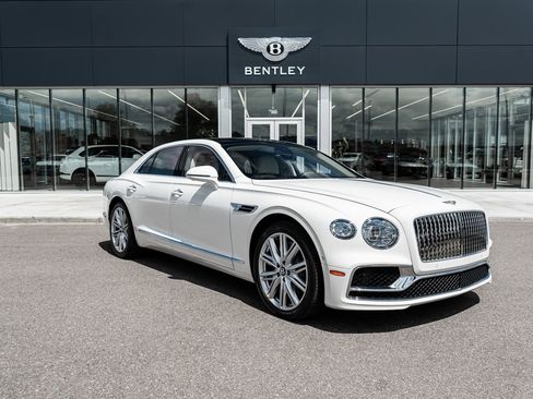 Certified 2023 Bentley Flying Spur V8 AWD/4WD image 17