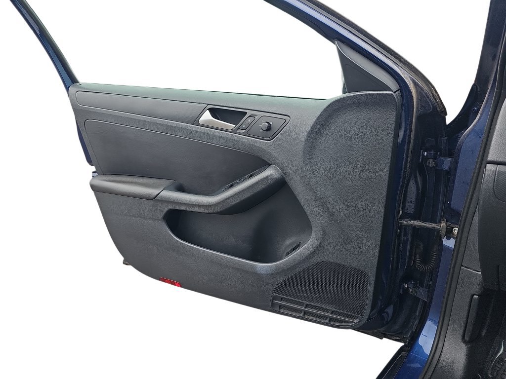 Used 2011 Volkswagen Jetta SE FWD image 23