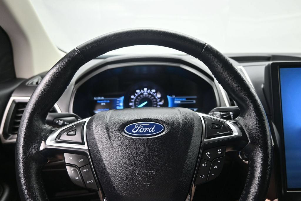 Used 2024 Ford Edge SEL AWD/4WD image 12