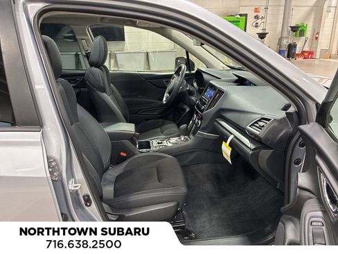 Used 2024 Subaru Forester Premium image 3