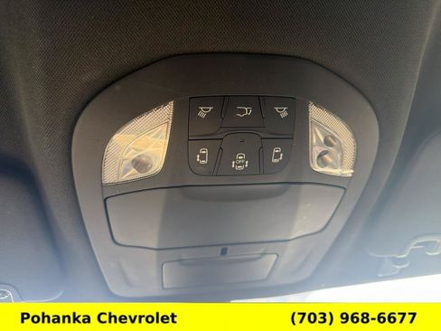 Used 2025 Chrysler Pacifica Select FWD image 18