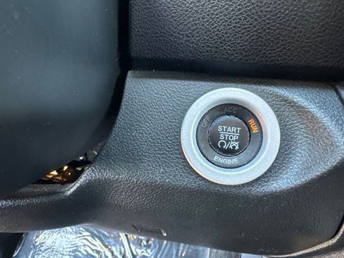 Used 2015 RAM 1500 Laramie w/ Convenience Group AWD/4WD image 9