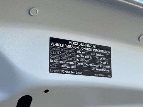 Used 2024 Mercedes-Benz GLC 300 4MATIC image 20