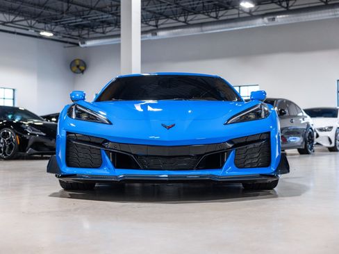 Used 2023 Chevrolet Corvette Z06 RWD image 2