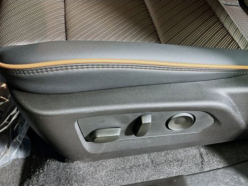 New 2026 GMC Canyon AT4 image 15