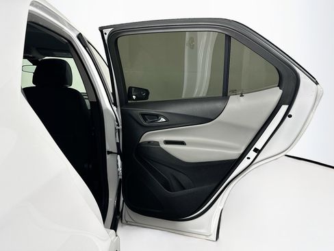 Used 2024 Chevrolet Equinox LS w/ Sport Edition image 29