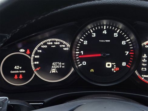 Used 2022 Porsche Panamera 4 w/ Premium Package image 36