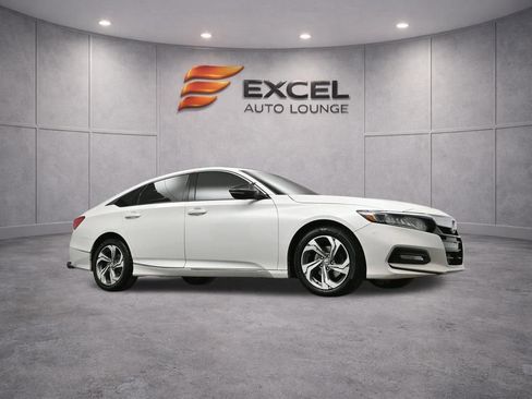 Used 2018 Honda Accord EX image 39