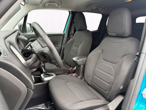 Used 2022 Jeep Renegade Latitude AWD/4WD image 9