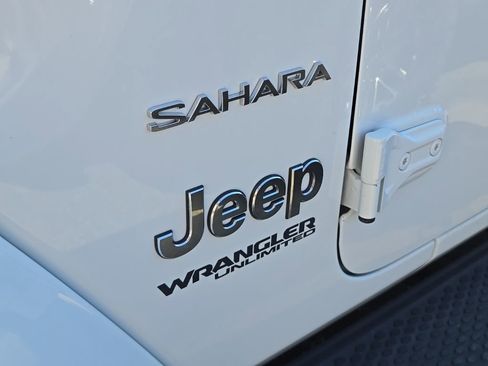 Certified 2020 Jeep Wrangler Unlimited Sahara w/ Safety Group AWD/4WD image 7