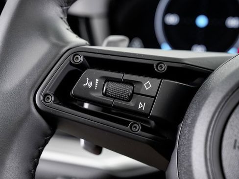 Used 2025 Porsche Cayenne image 14