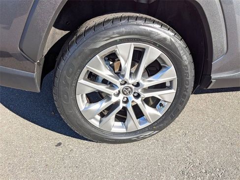 Used 2023 Toyota RAV4 XLE Premium image 12