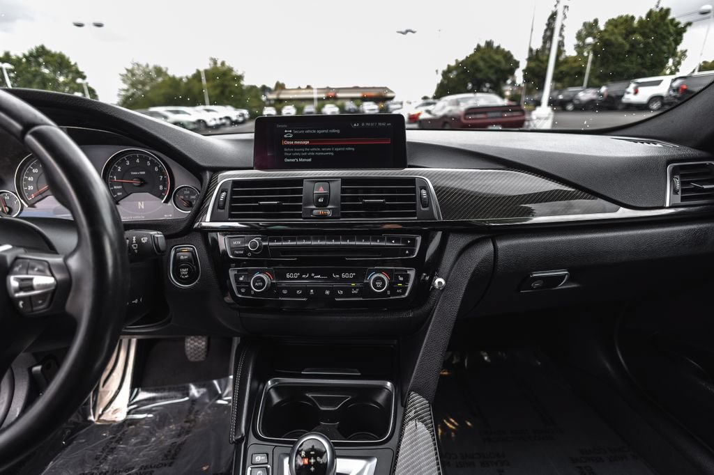 Used 2016 BMW M3 RWD image 26