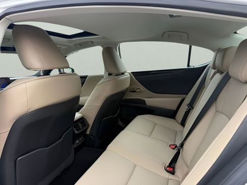 Used 2021 Lexus ES 250 w/ Premium Package image 10