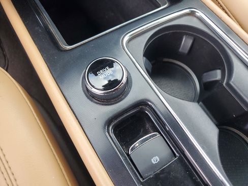 Used 2022 Lincoln Corsair Reserve image 32