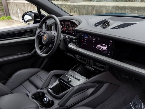 New 2025 Porsche Cayenne S image 52
