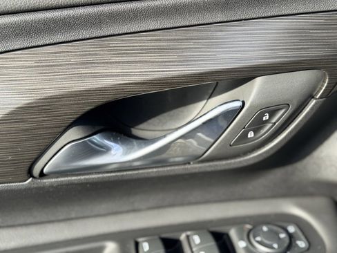 Used 2022 GMC Terrain SLE w/ Driver Convenience Package image 24