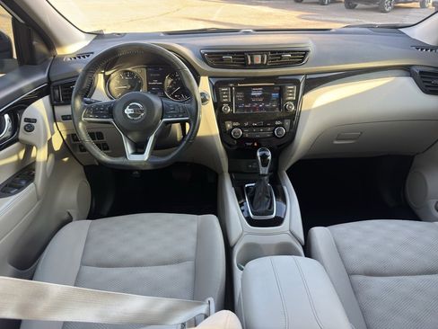 Used 2022 Nissan Rogue Sport SV image 11