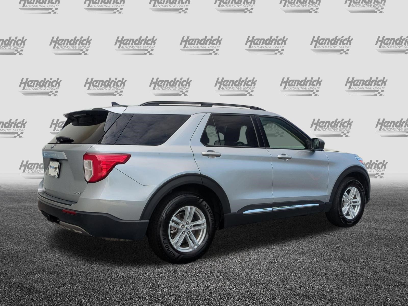 Used 2022 Ford Explorer XLT w/ Equipment Group 202A AWD/4WD image 10