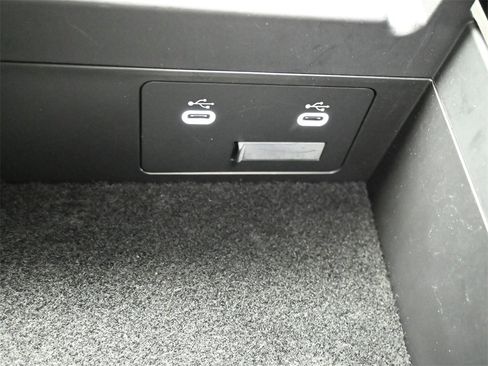 Used 2025 MAZDA CX-90 3.3 Turbo w/ Preferred Package image 17