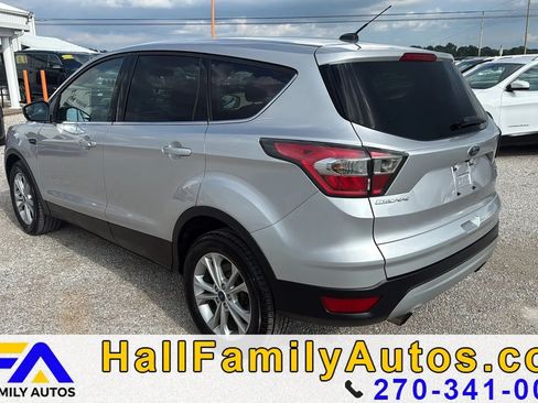 Used 2017 Ford Escape SE FWD image 6