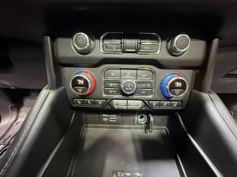 Used 2021 GMC Yukon AT4 w/ AT4 Premium Plus Package image 12