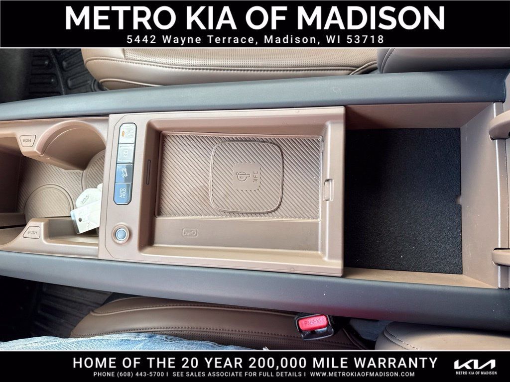 Used 2024 Kia EV9 Land AWD/4WD image 30